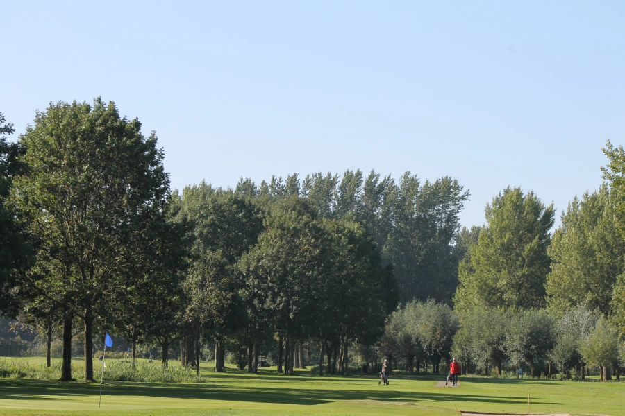 18 holes baan