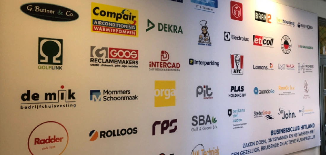 Nieuwe sponsorwand in de hal - Businessclub Hitland